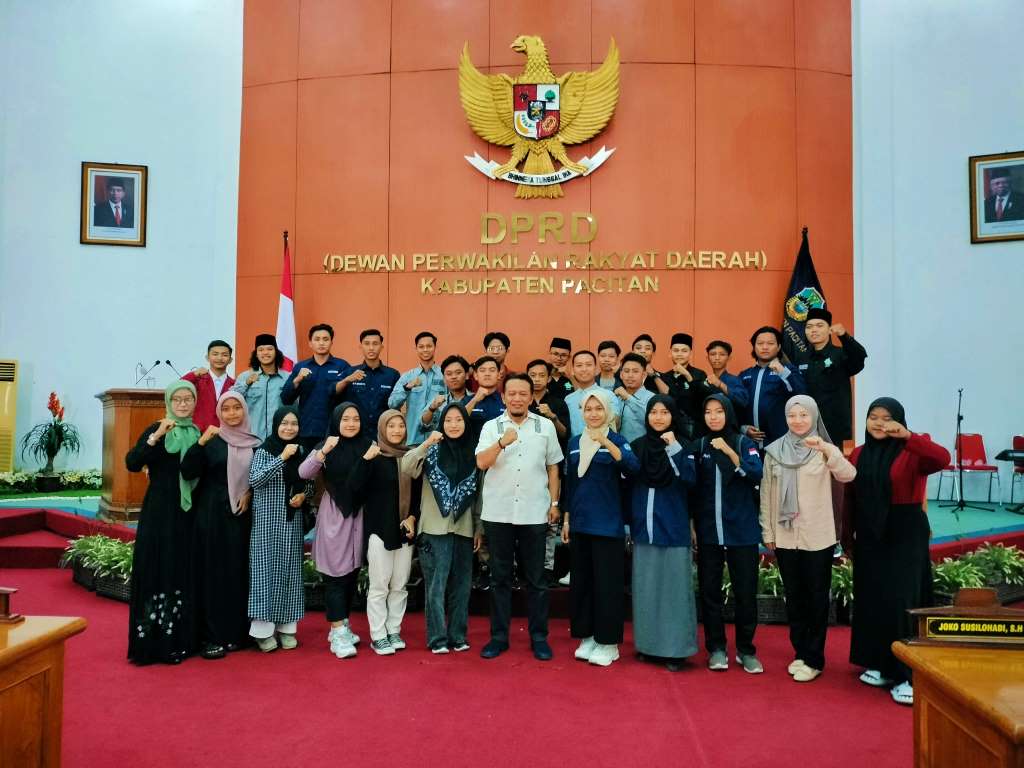 Sampaikan Aspirasi untuk Pembangunan Daerah, Aliansi BEM se-Pacitan Temui Ketua&nbsp;DPRD