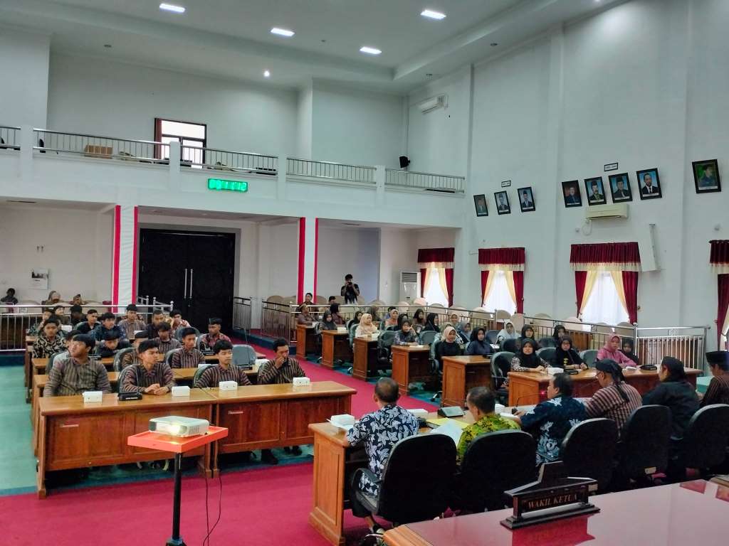 Belajar Jadi Legislator, Sejumlah Lembaga Pendidikan Sambangi DPRD Pacitan Saat&nbsp;Hardiknas