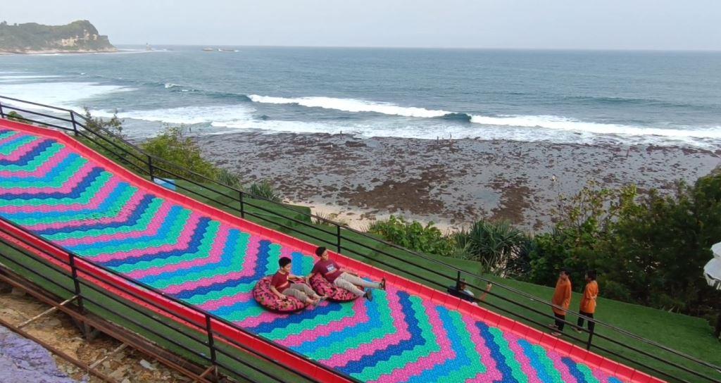 Menikmati Keindahan Permata Tersembunyi Osanna Beach&nbsp;Pacitan