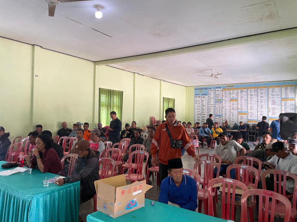 Puluhan Warga Jatigunung Tulakan Protes Penyimpangan Biaya PTSL