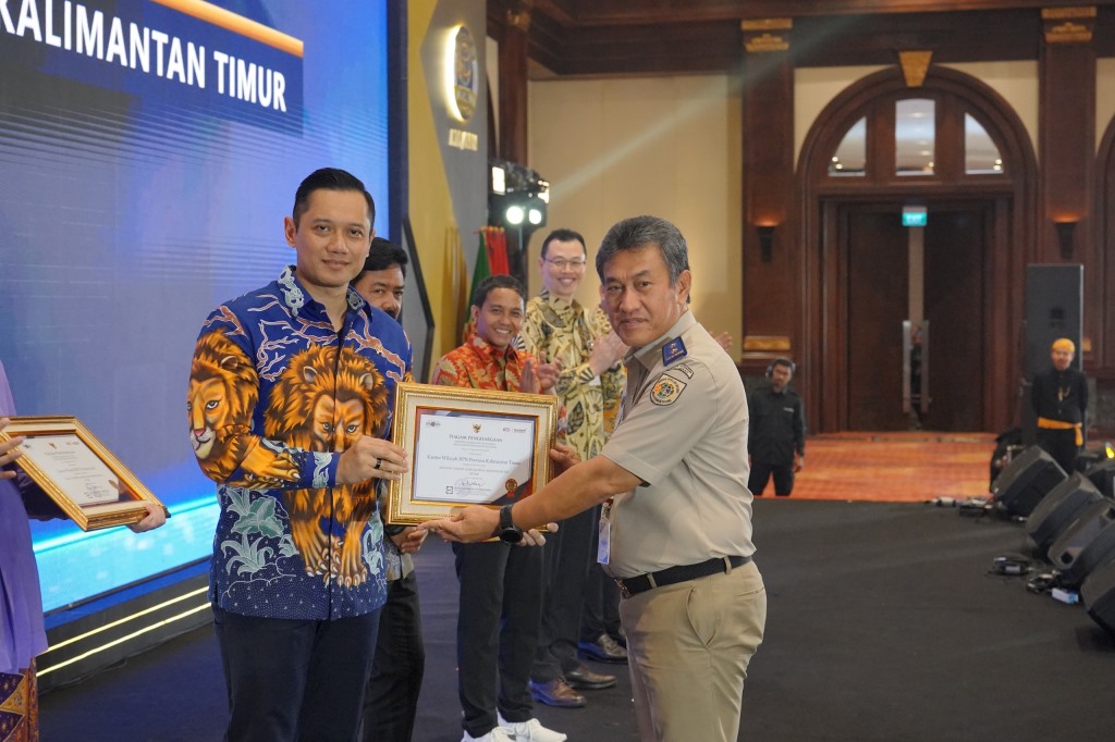 Berikan Predikat WTAB kepada 46 Satuan Kerja Daerah, AHY: Zona Integritas Hadirkan Layanan Publik yang Akuntabel, Transparan, Profesional, dan&nbsp;Melayani