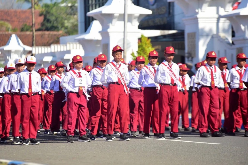 127 Regu dan 2.159 Peserta Ikuti Lomba Gerak Jalan Peringati HUT RI ke-79 di&nbsp;Pacitan