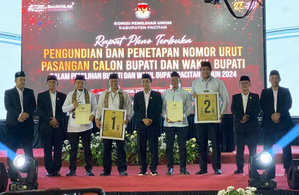 Sambil Berpantun, Ronny Wahyono Ajak Rapatkan Barisan Menangkan Paslon 1 di Pilbup Pacitan