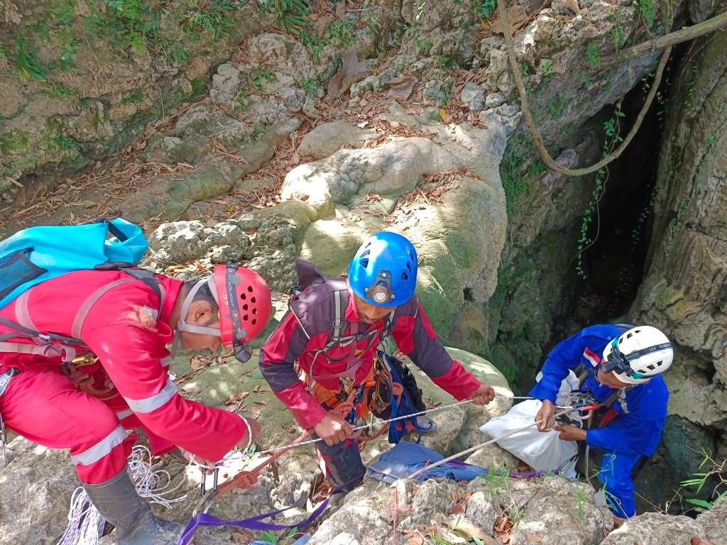 Solusi Atasi Kekeringan, PSS Pacitan-Mapala Pasca Ponorogo Gelar Uji Coba Penarikan Air Bawah Tanah dari Luweng di&nbsp;Pringkuku