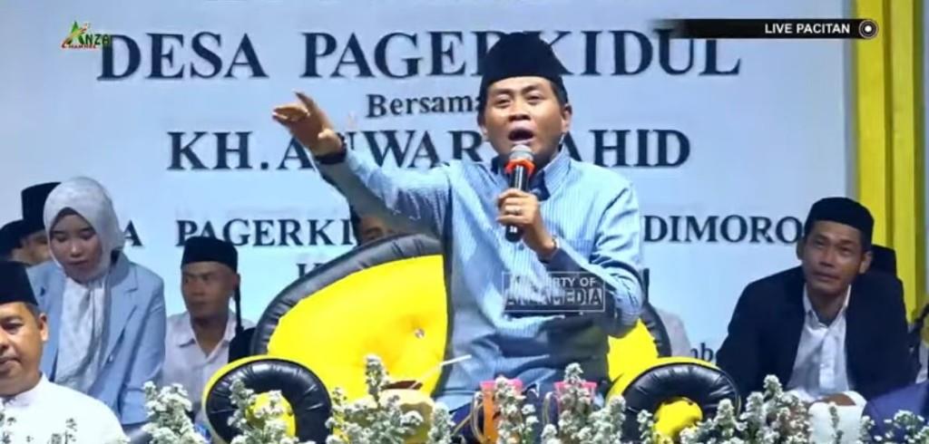 Begini Khidmatnya Pengajian Akbar Bersama KH Anwar Zahid Meriahkan Hari Jadi ke-106 Desa Pagerkidul&nbsp;Sudimoro